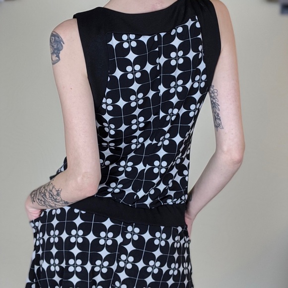 S Flapper Style Drop Waist Dress - Picture 3 of 4